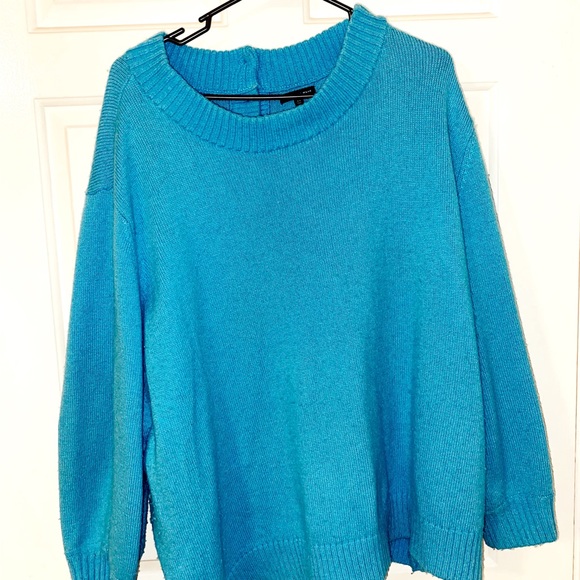 Blue sweater - Picture 1 of 1